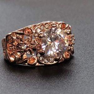 Beautiful fashion ring